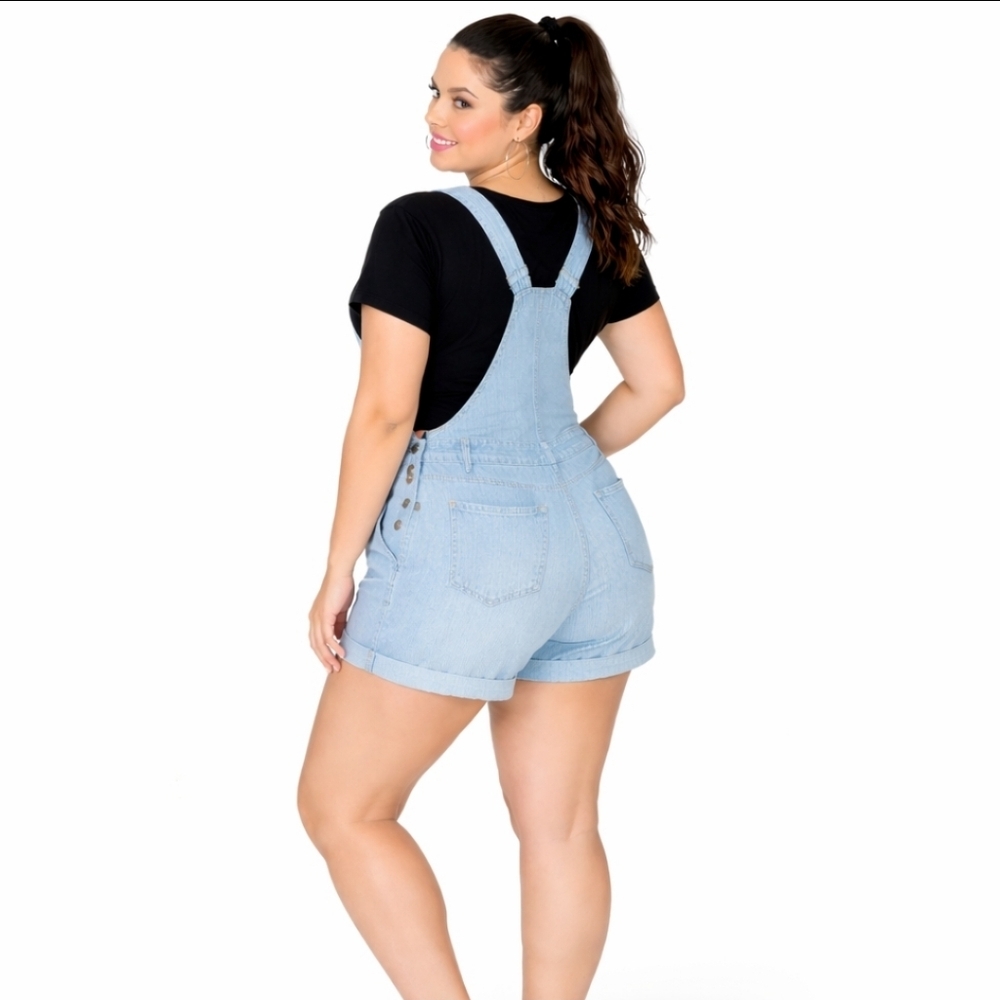 Torrid Size 18 Light Blue Denim Railroad Stripe Overall Shorts  with Pockets NWT - Picture 3 of 16